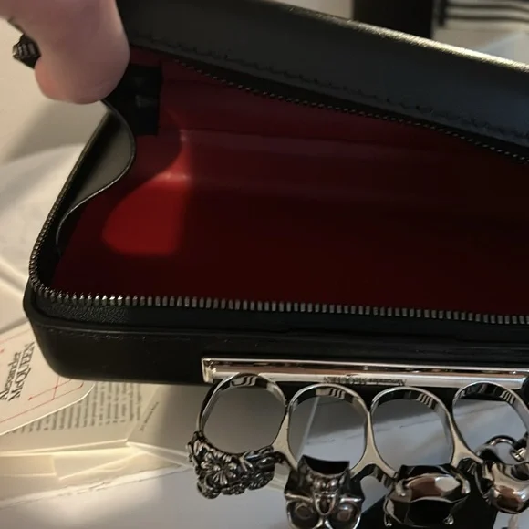 New authentic Alexander McQueen bag - Picture 10 of 11